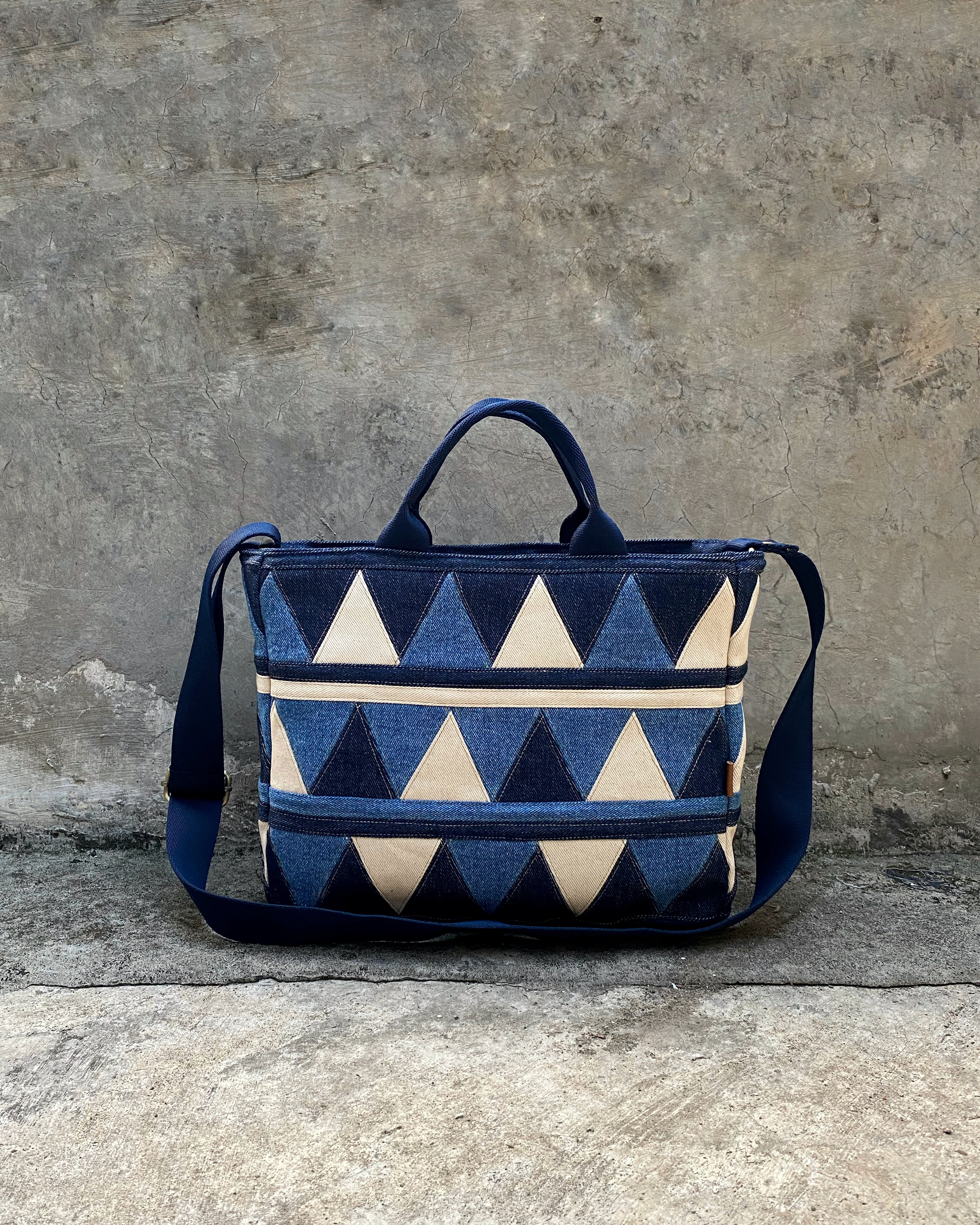 Jamparing Denim Medium Bag