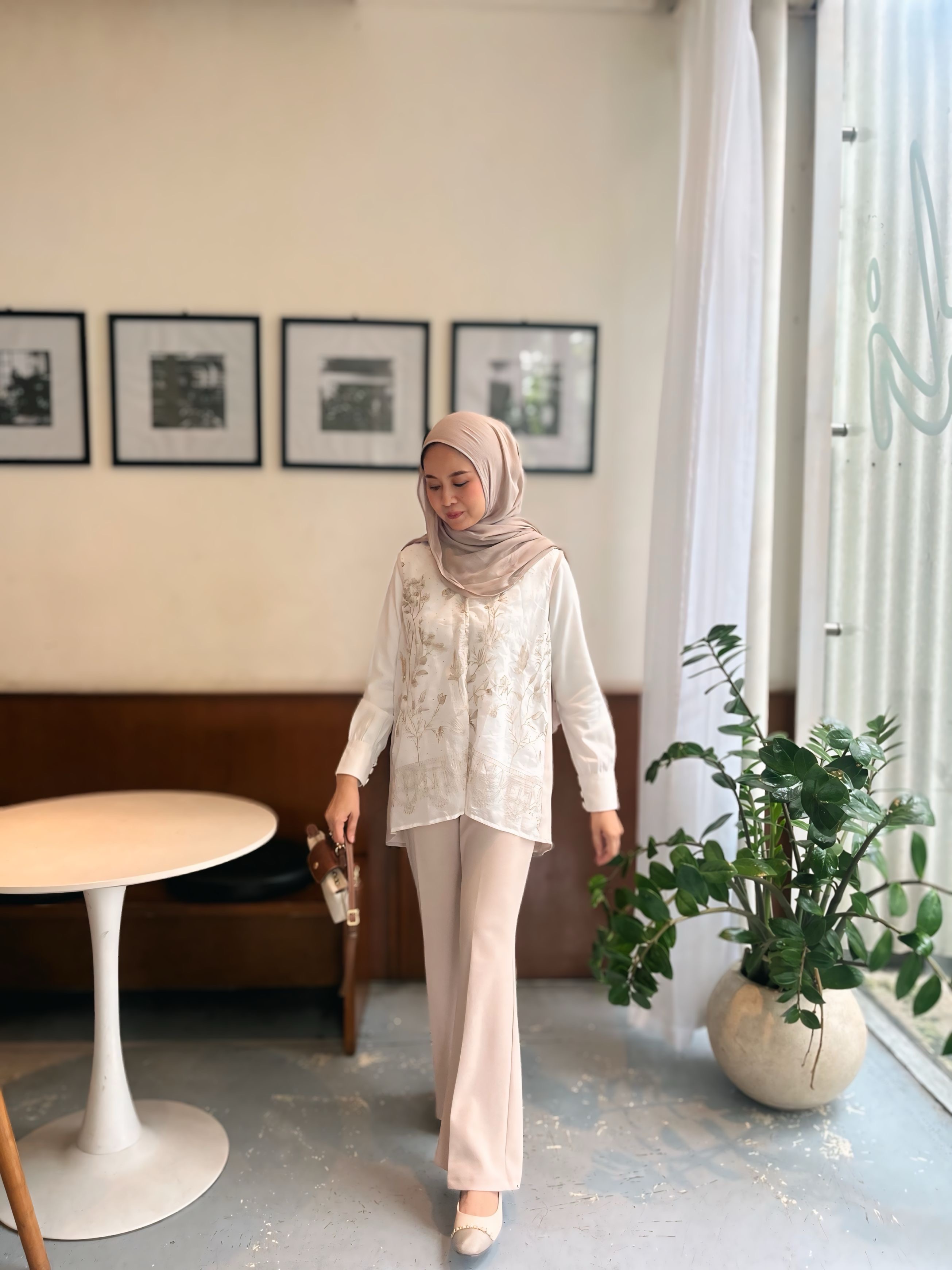 Vest flower lace
