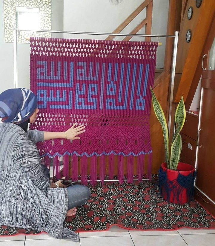 Macrame Kaligrafi Kuffi