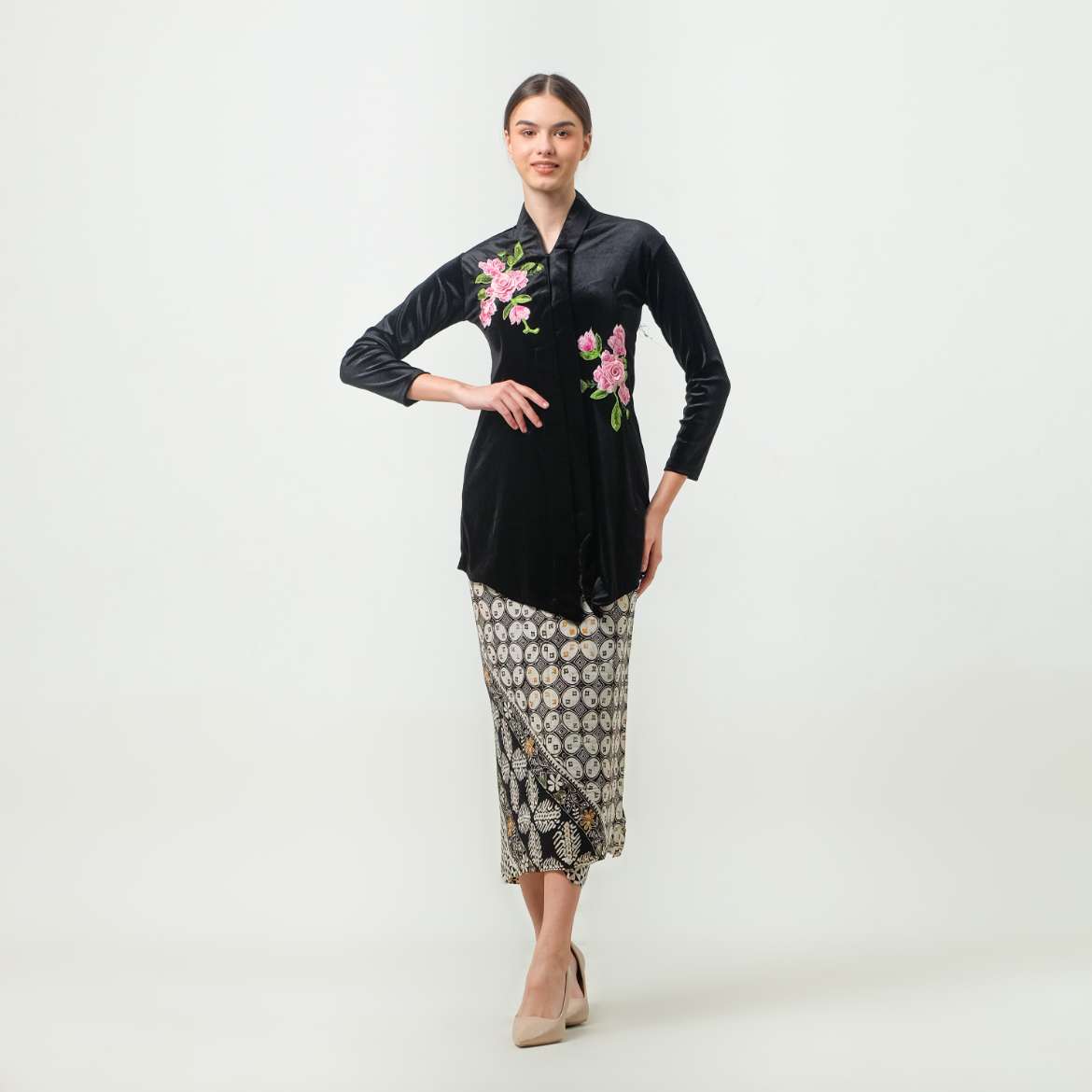 Kebaya Bludru Bordir