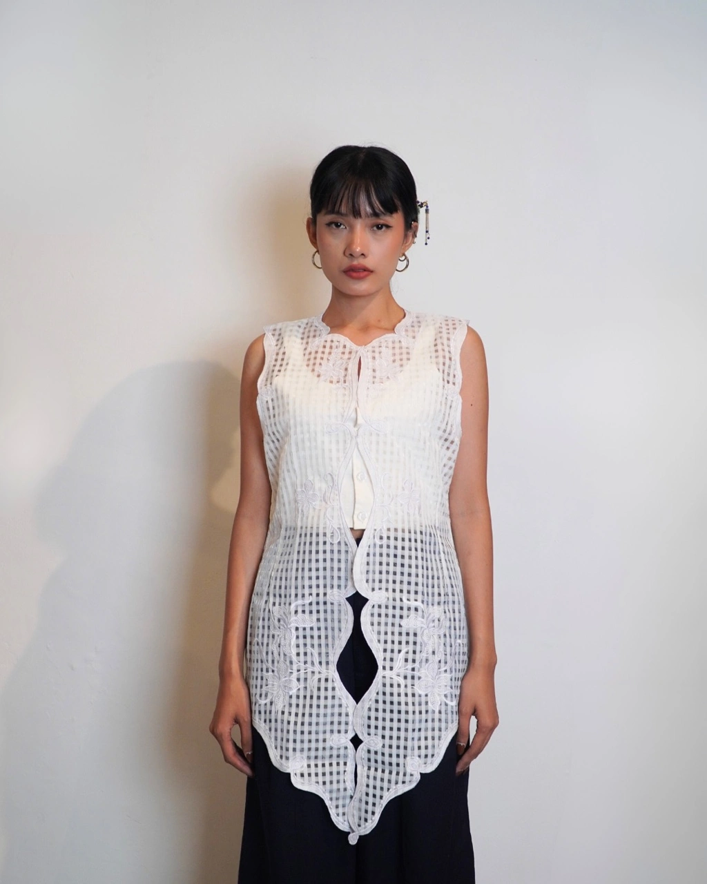 Kebaya Vest Anggrek Bulan White