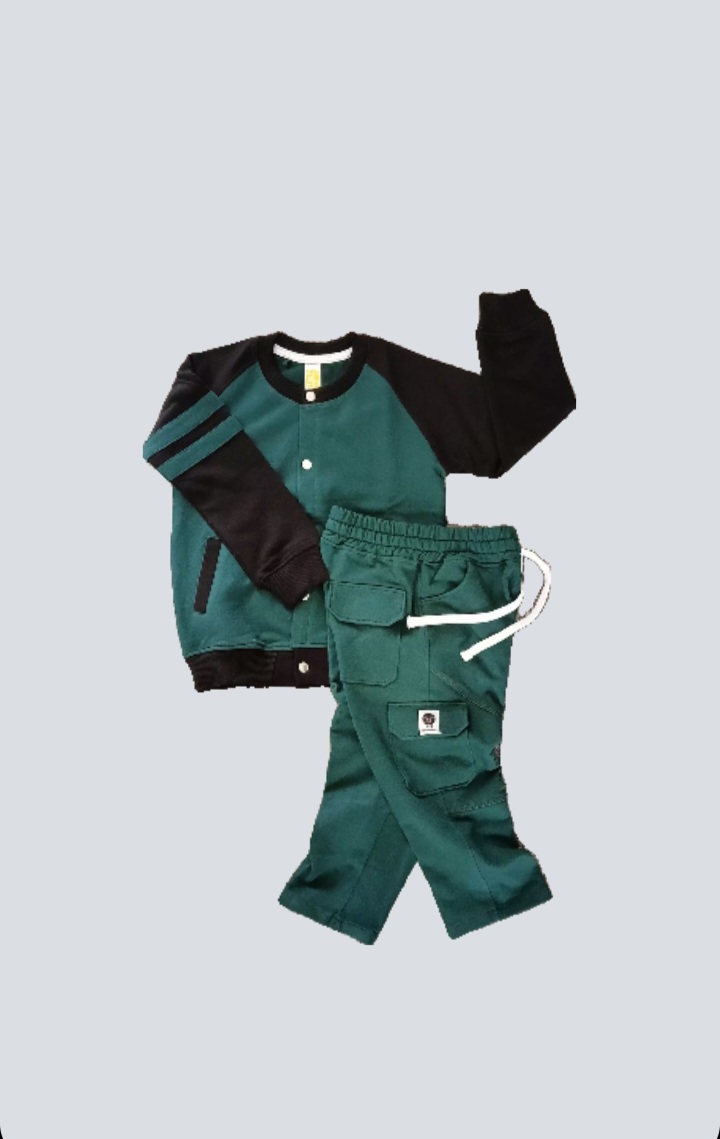 Jaket varsity anak
