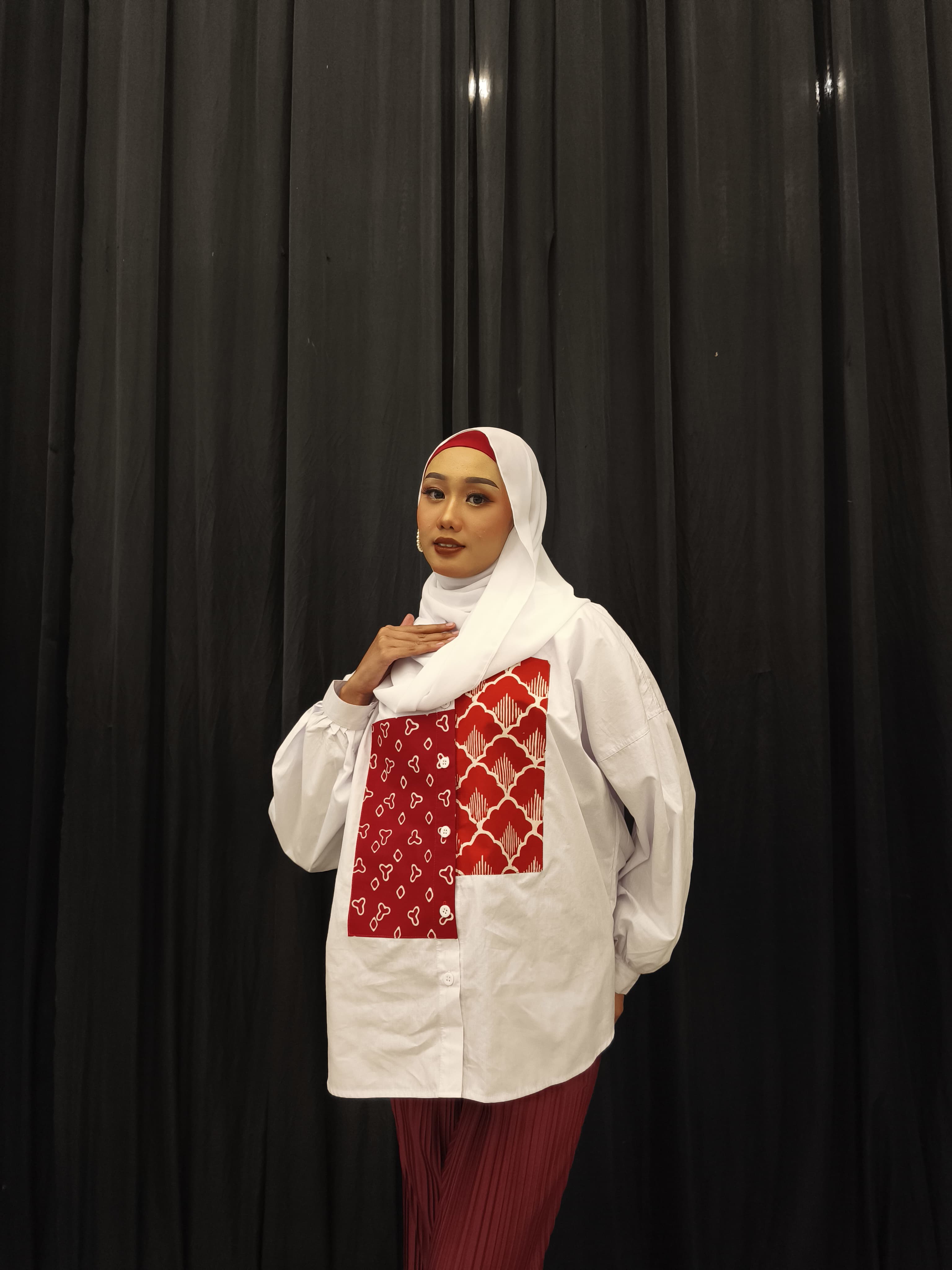 Luna red & white